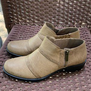 Easy Street Comfort Wear Tan Leather Booties Size 9M